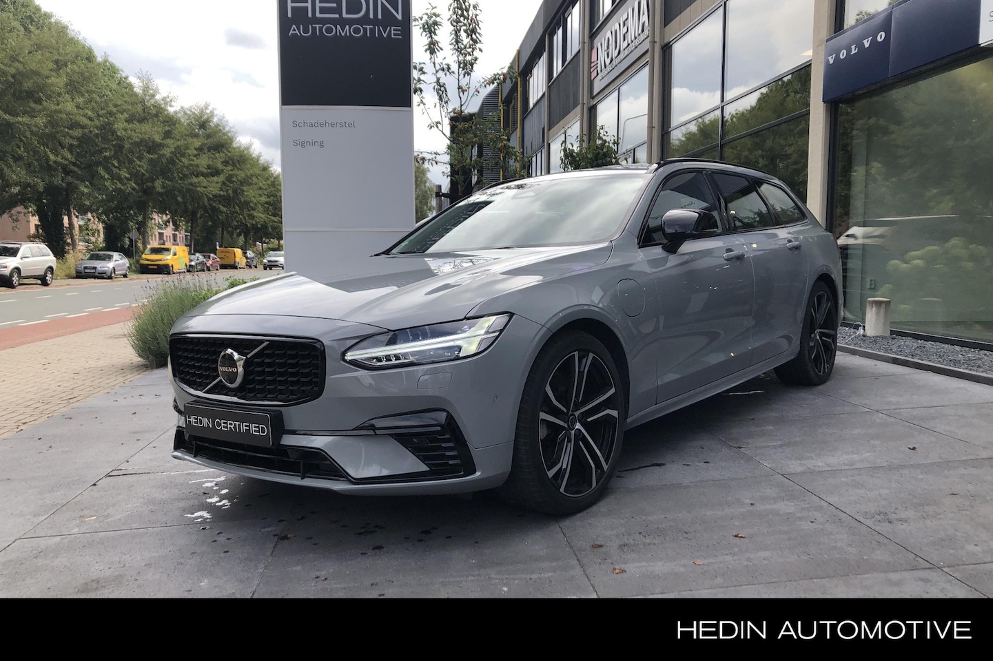 Volvo V90 - T8 Plug-in hybrid AWD Ultra Dark | Panoramadak | Harman&Kardon Premium Audio | Stoelverwar - AutoWereld.nl