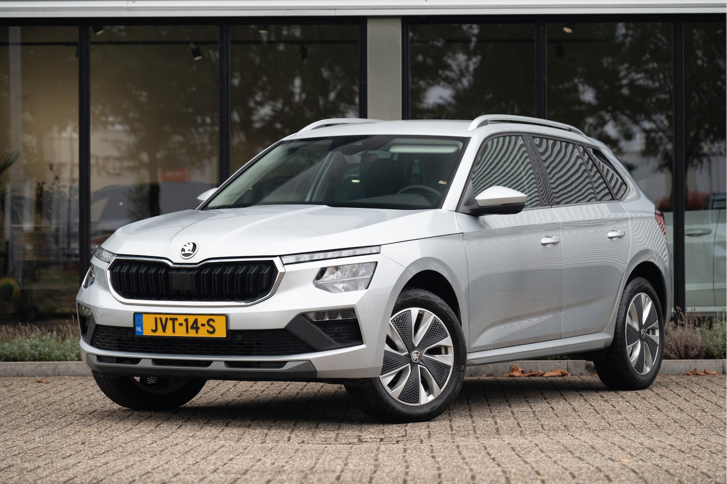 Skoda Kamiq - 1.0 TSI Top Selection DSG | 5j. / 100.000km garantie | Navi by App | 17" | Camera | Stoel- - AutoWereld.nl