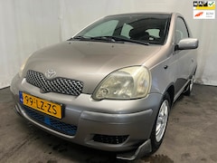 Toyota Yaris - 1.3 VVT-i Sol - Schade
