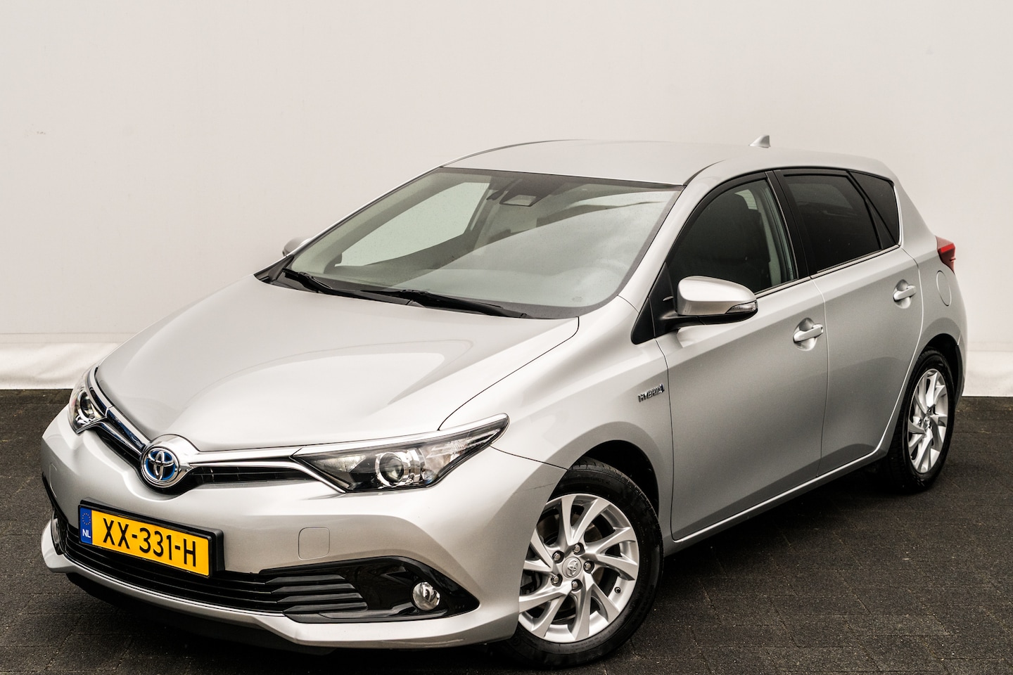Toyota Auris - 1.8 Hybrid Business Plus | Camera | Keyless | Navigatie | 16 inch LMV | Getint Glas - AutoWereld.nl