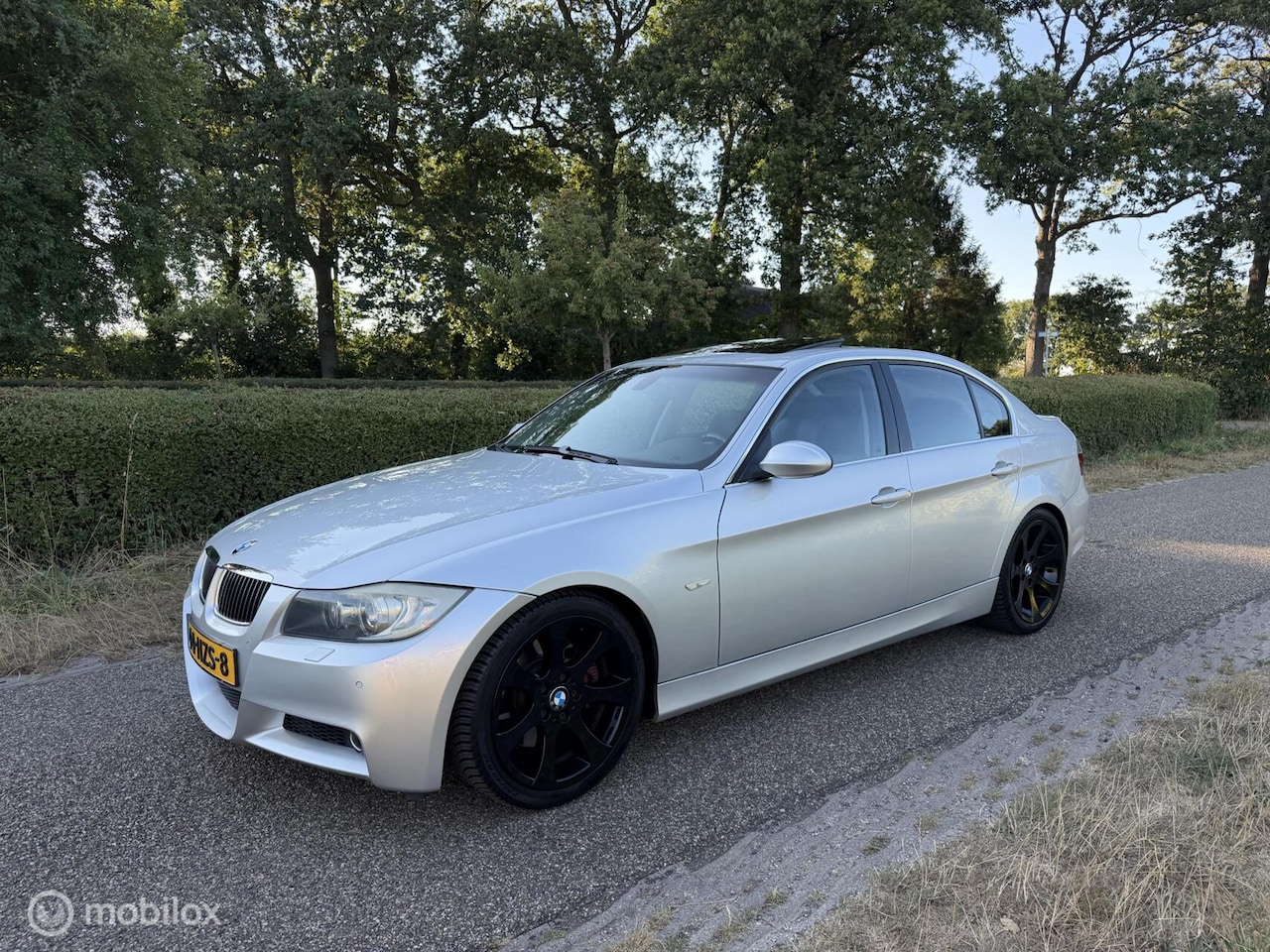 BMW 3-serie - 330i Dynamic Executive M-Pakket Xenon Schuifdak - AutoWereld.nl
