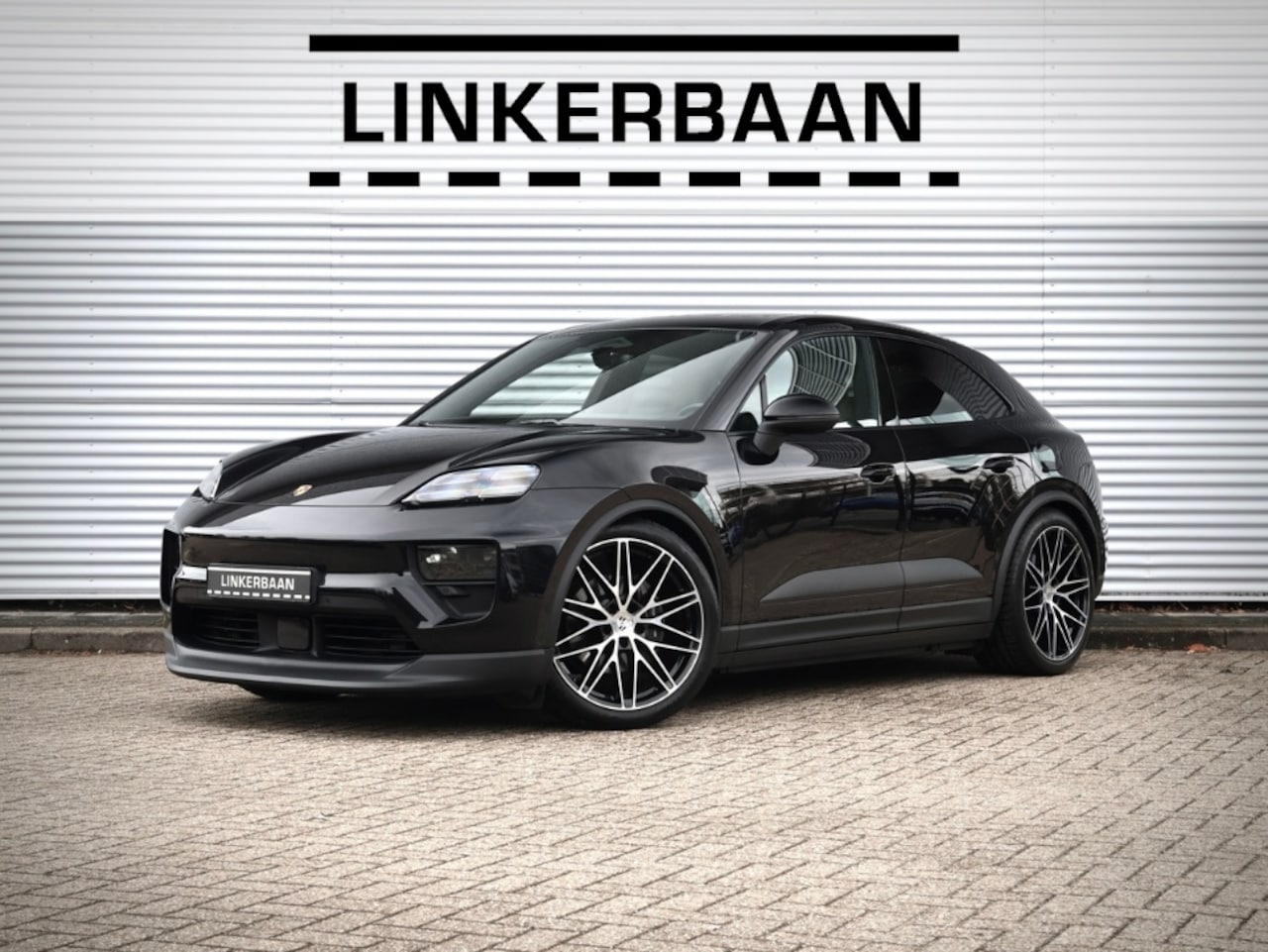 Porsche Macan - 4 100kWh | Pano | Luchtvering | PDLS | Sport Chrono | Bose | 22 inch | NL Auto | - AutoWereld.nl