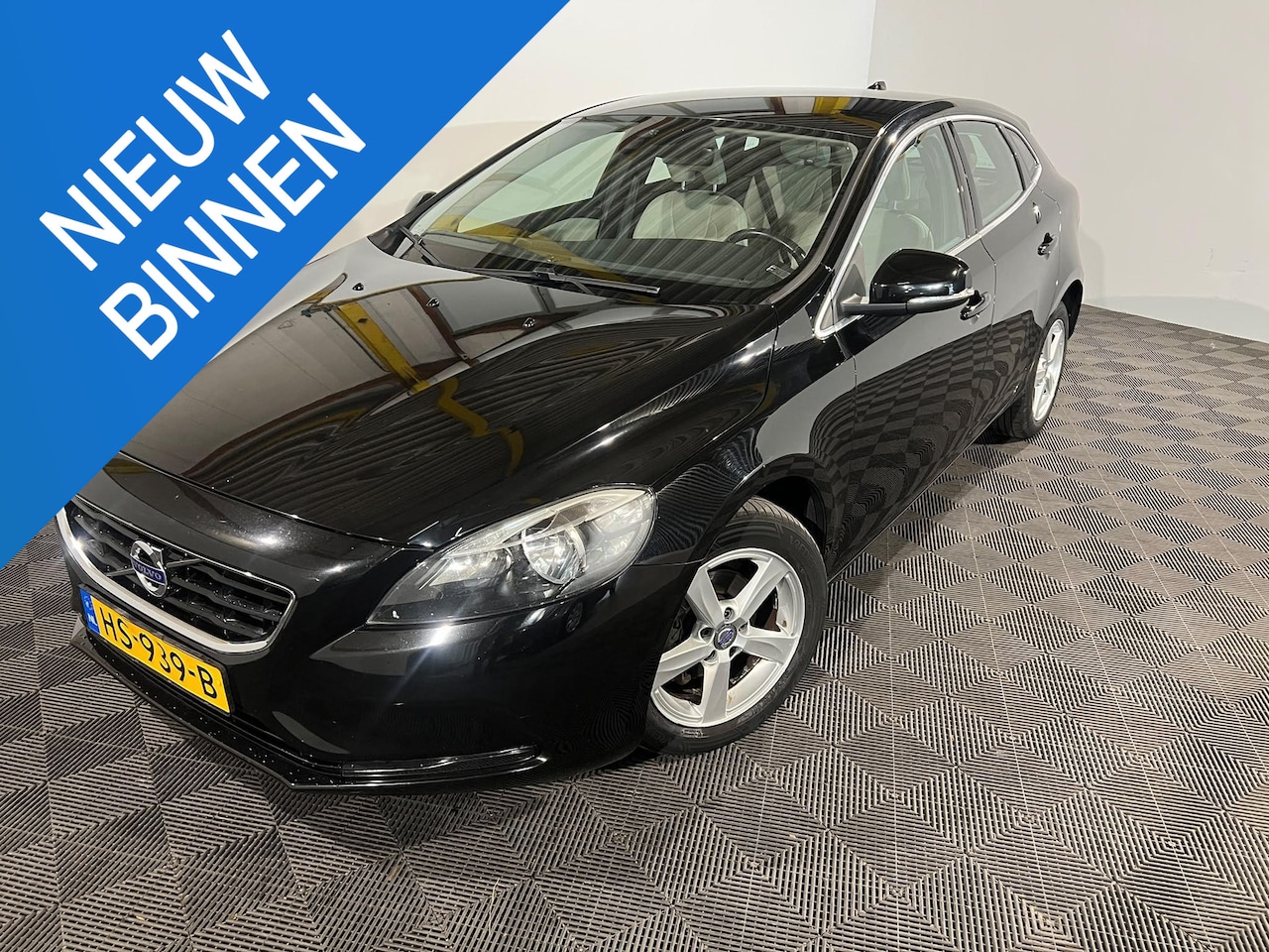 Volvo V40 - 2.0 D2 Summum Business 2.0 D2 Summum Business - AutoWereld.nl