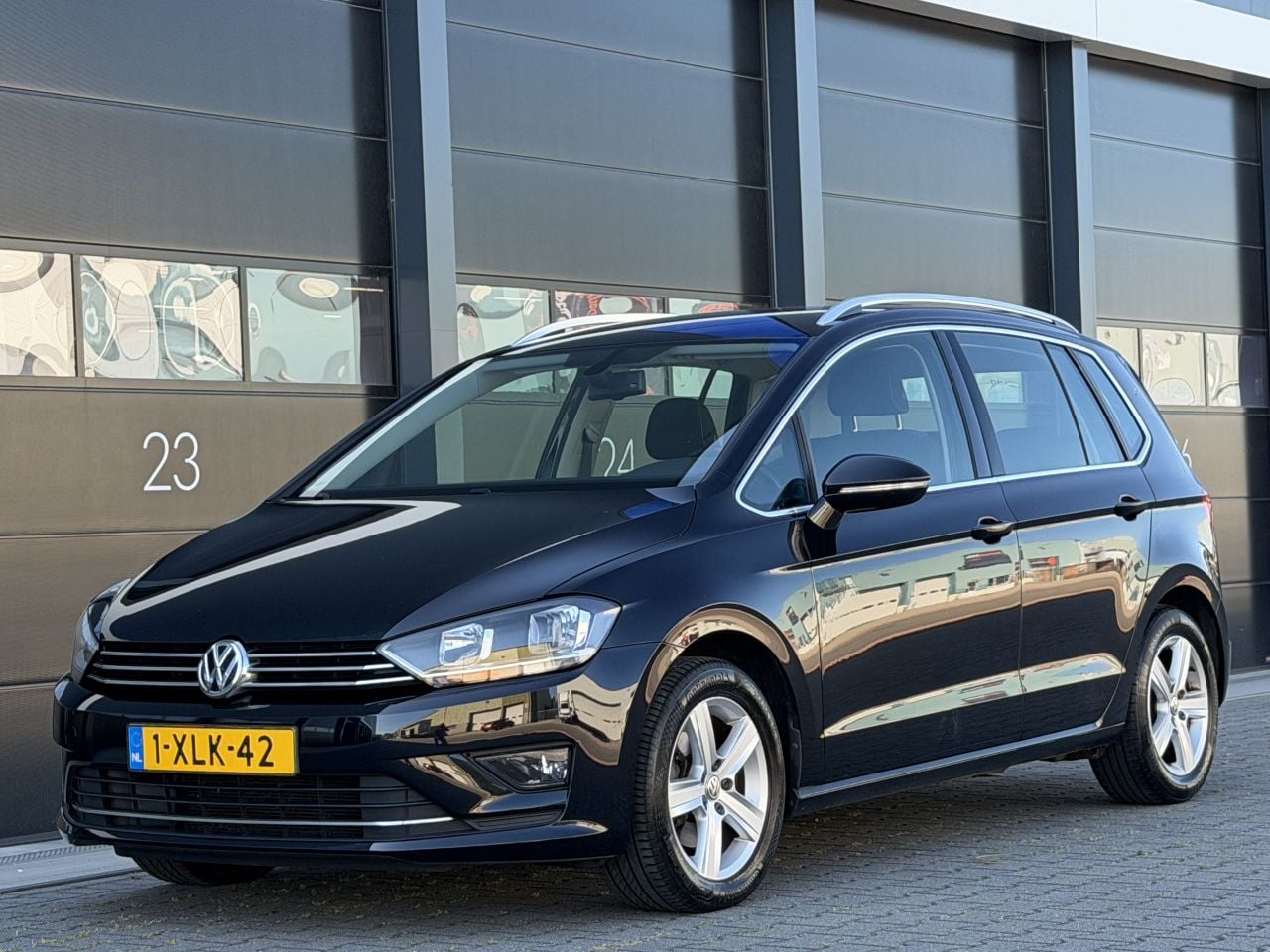 Volkswagen Golf Sportsvan - 1.6 TDI Highline Navi Camer Clima EURO-6 - AutoWereld.nl