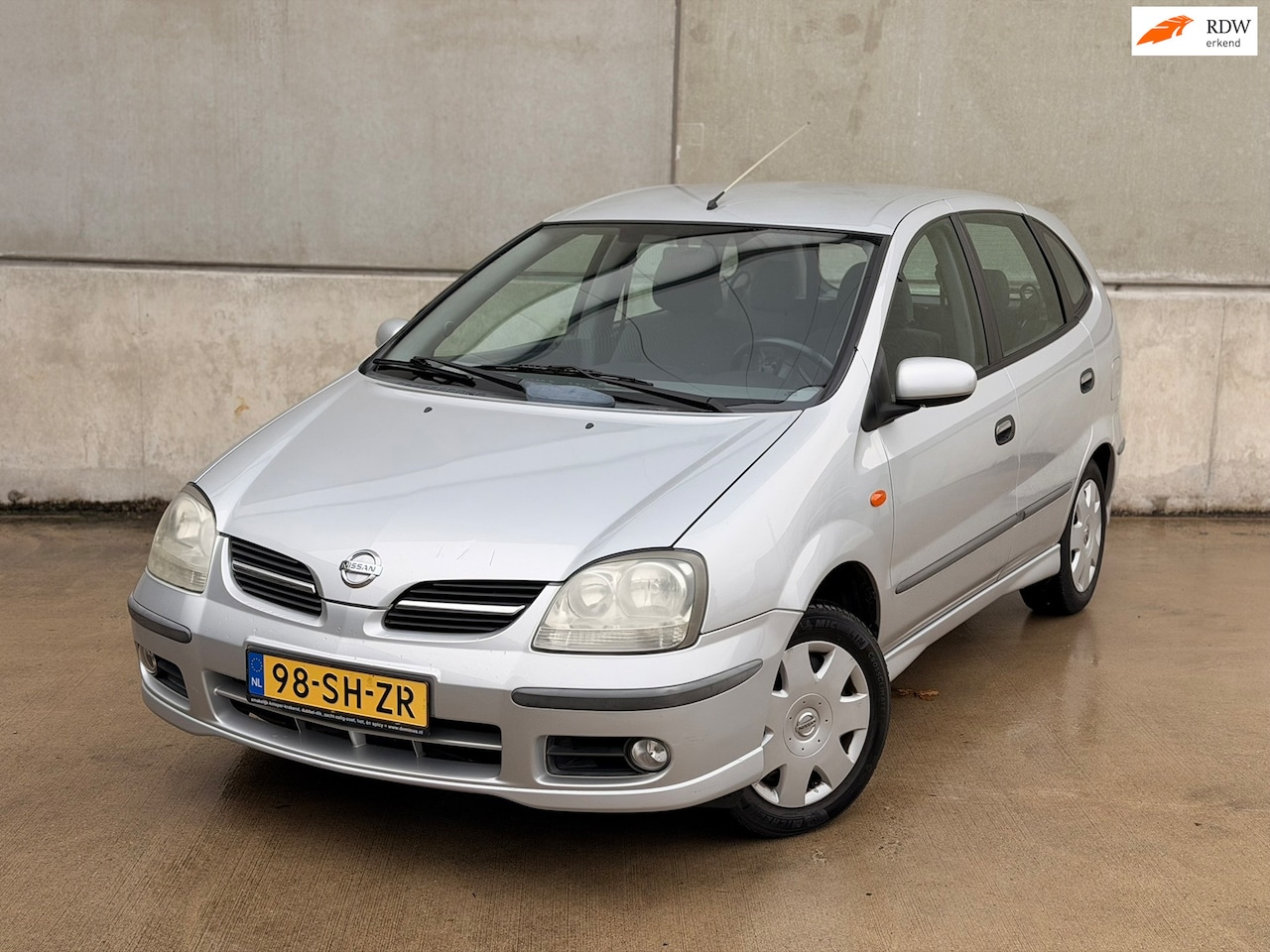 Nissan Almera Tino - 1.8 Acenta Trekhaak Camera Clima PDC CV - AutoWereld.nl