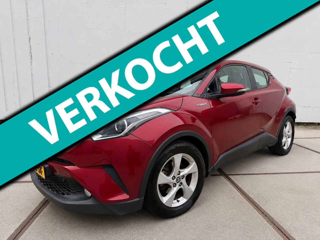Toyota C-HR - 1.8 Hybrid Bi-Tone Clima - stoelverwarming - navi - camera - isofix - lm velgen - cruise c - AutoWereld.nl
