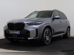 BMW X5 - xDrive50e M Sport Automaat / Panoramadak / Trekhaak / Parking Assistant Professional / Com