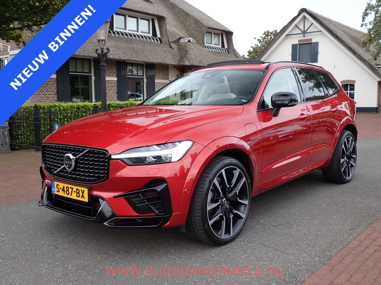 Volvo XC60 - 2.0 T8 AWD ULTIMATE DARK HEICO-SPORTIV H&K / 360* / ACC / TREKHAAK / HEAD-UP / MEMORY / CA - AutoWereld.nl