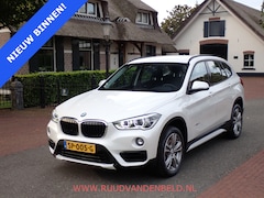 BMW X1 - sDrive20i Executive TREKHAAK / NAVI / SPORTSTOEL /
