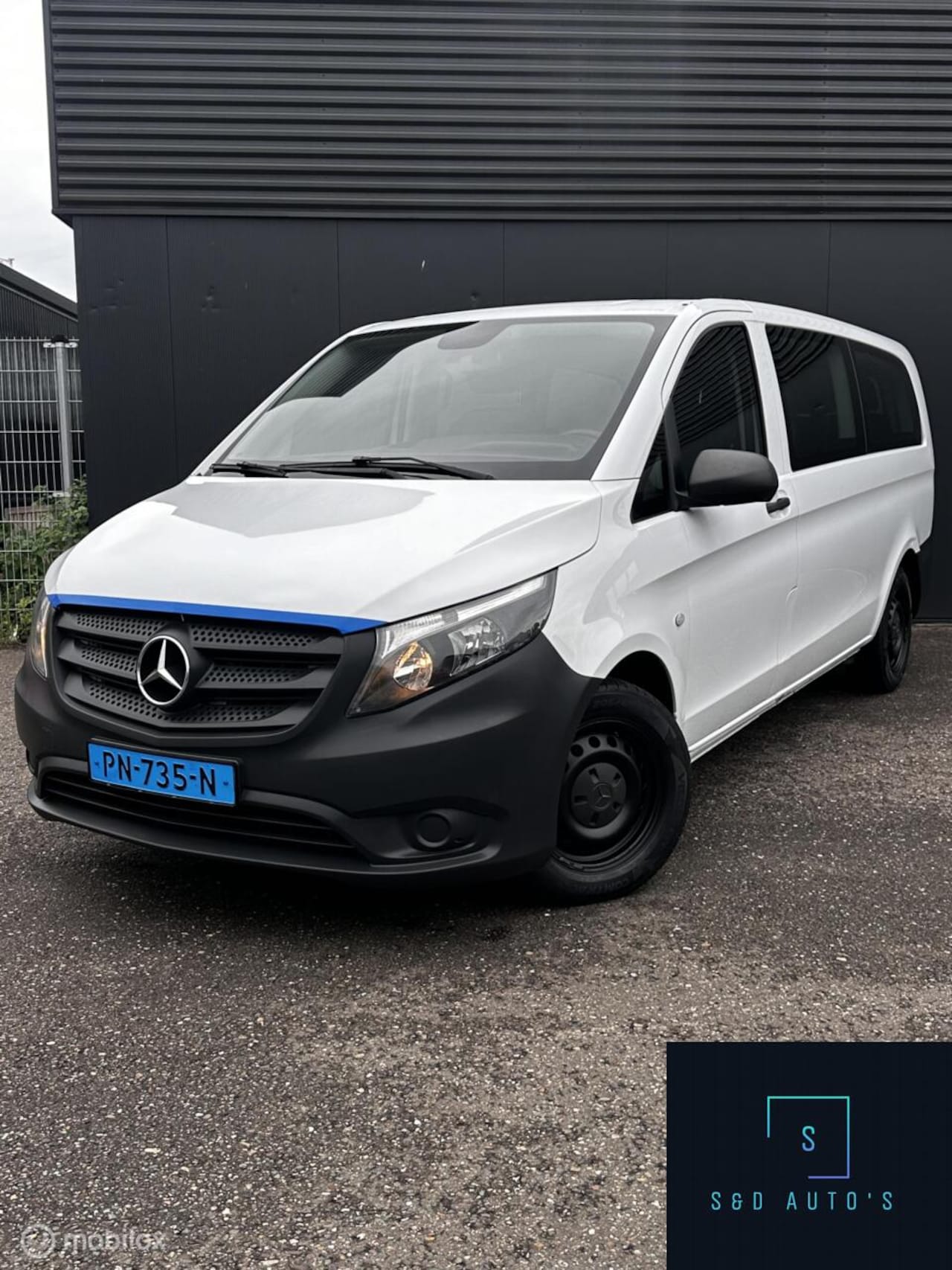 Mercedes-Benz Vito Tourer - 109 BlueTEC Base Extra Lang / 9 Pax. - AutoWereld.nl