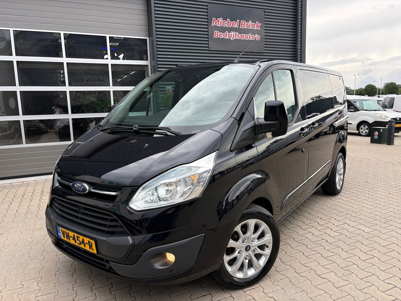 Ford Transit Custom - 2.2 TDCI Dubbele Cabine Leer Navigatie - AutoWereld.nl