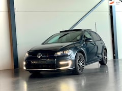 Volkswagen Golf - 1.4 TSI GTE, Adaptieve Cruise, Panodak, Trekhaak, Apple Car Play