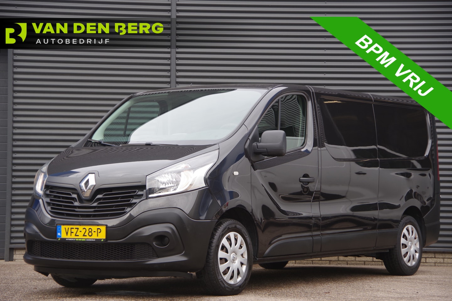 Renault Trafic - 1.6 dCi T29 L2 3-ZITS, 120PK, TREKHAAK, AIRCO, PARKEERSENSOREN - AutoWereld.nl