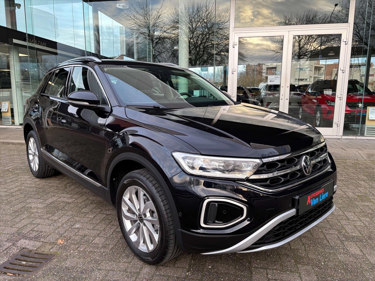 Volkswagen T-Roc - 1.5 TSI 150pk 7-DSG Style| Camera| Keyless|Dode hoek| Rijklaarprijs incl garantie - AutoWereld.nl