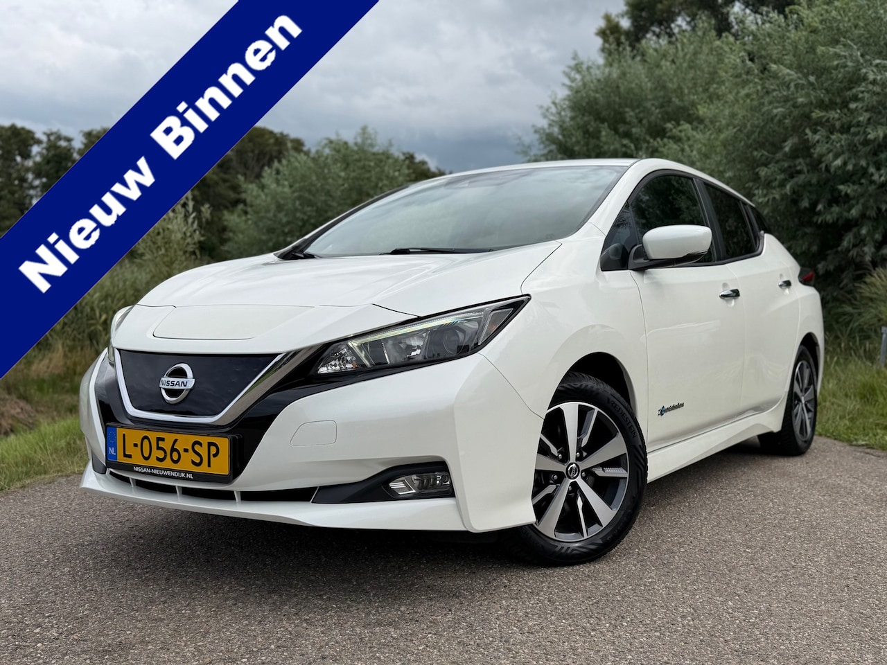 Nissan LEAF - Acenta 40 kWh / Adaptive Cruise Control / Navigatie Full map / Camera / LM velgen / Led Ve - AutoWereld.nl