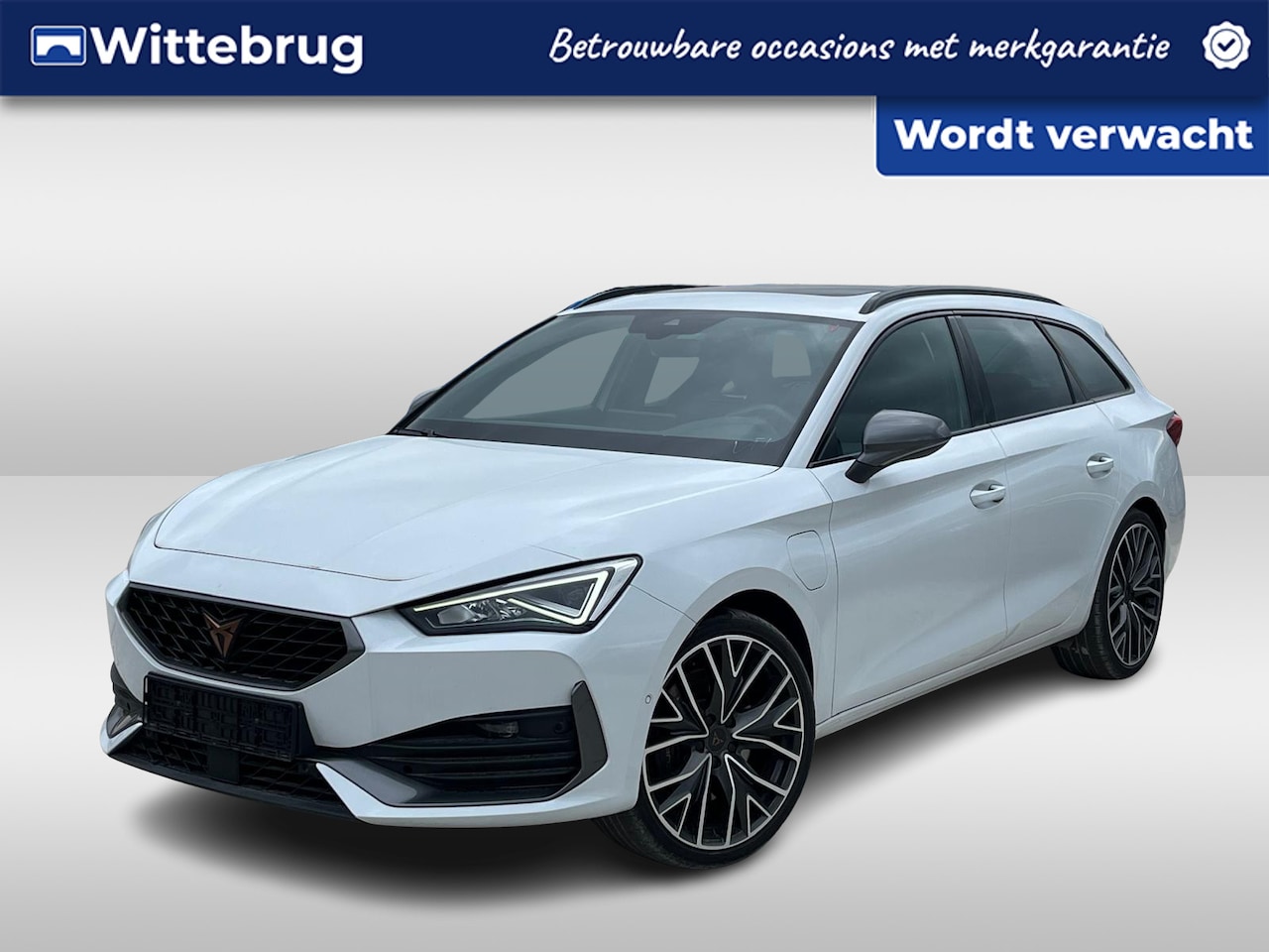 CUPRA Leon Sportstourer - 1.4 e-Hybrid 245pk DSG VZ Performance / Panoramadak / Elek Achterklep Met Virtual Pedal / - AutoWereld.nl