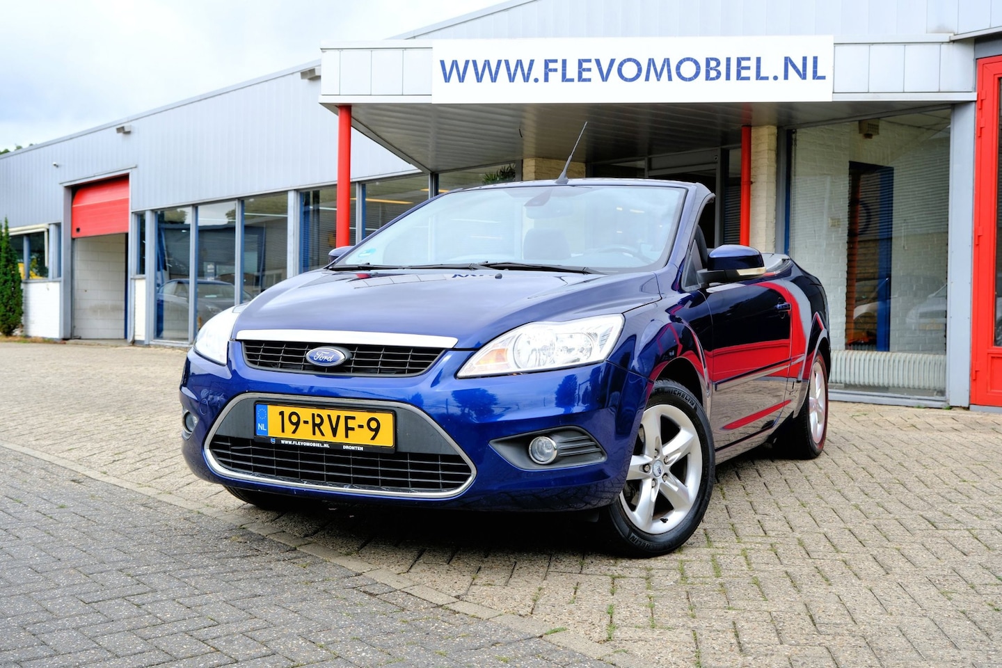 Ford Focus Coupé-Cabriolet - 1.6 Cool & Sound Airco|Stoelverw|LMV|Trekhaak - AutoWereld.nl