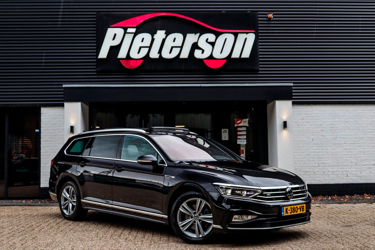 Volkswagen Passat Variant - 2.0 TSI 3x R-Line NAP PANO VIRTUAL - AutoWereld.nl