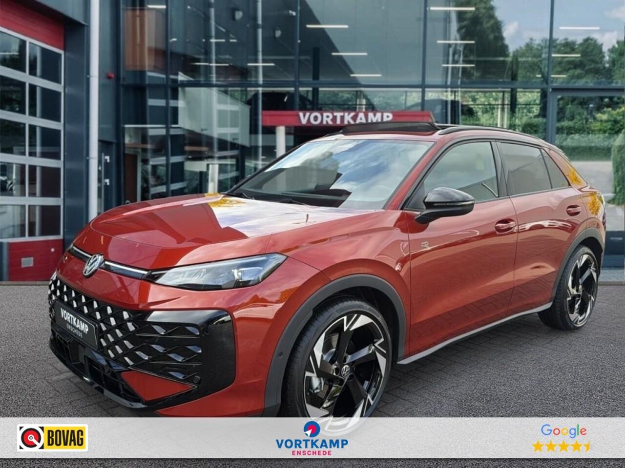 Volkswagen T-Roc - 1.5 eTSI R-LINE TREKHAAK/PANO-DAK/ELEK-KLEP/CAMERA/ACC/IQ/STOEL+STUURVERW - AutoWereld.nl