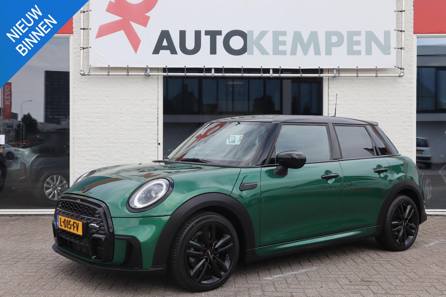 MINI 5-Deurs - COOPER 1.5 JCW PACKAGE 5-DEURS|NAV/CARPLAY|STOELVERWARMING|CAMERA - AutoWereld.nl
