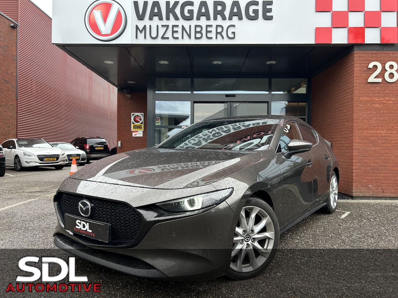 Mazda 3 - 2.0 e-SkyActiv-G M Hybrid 122 Luxury // FULL LED // NAVI + CARPLAY // 360 CAMERA // MEMORY - AutoWereld.nl