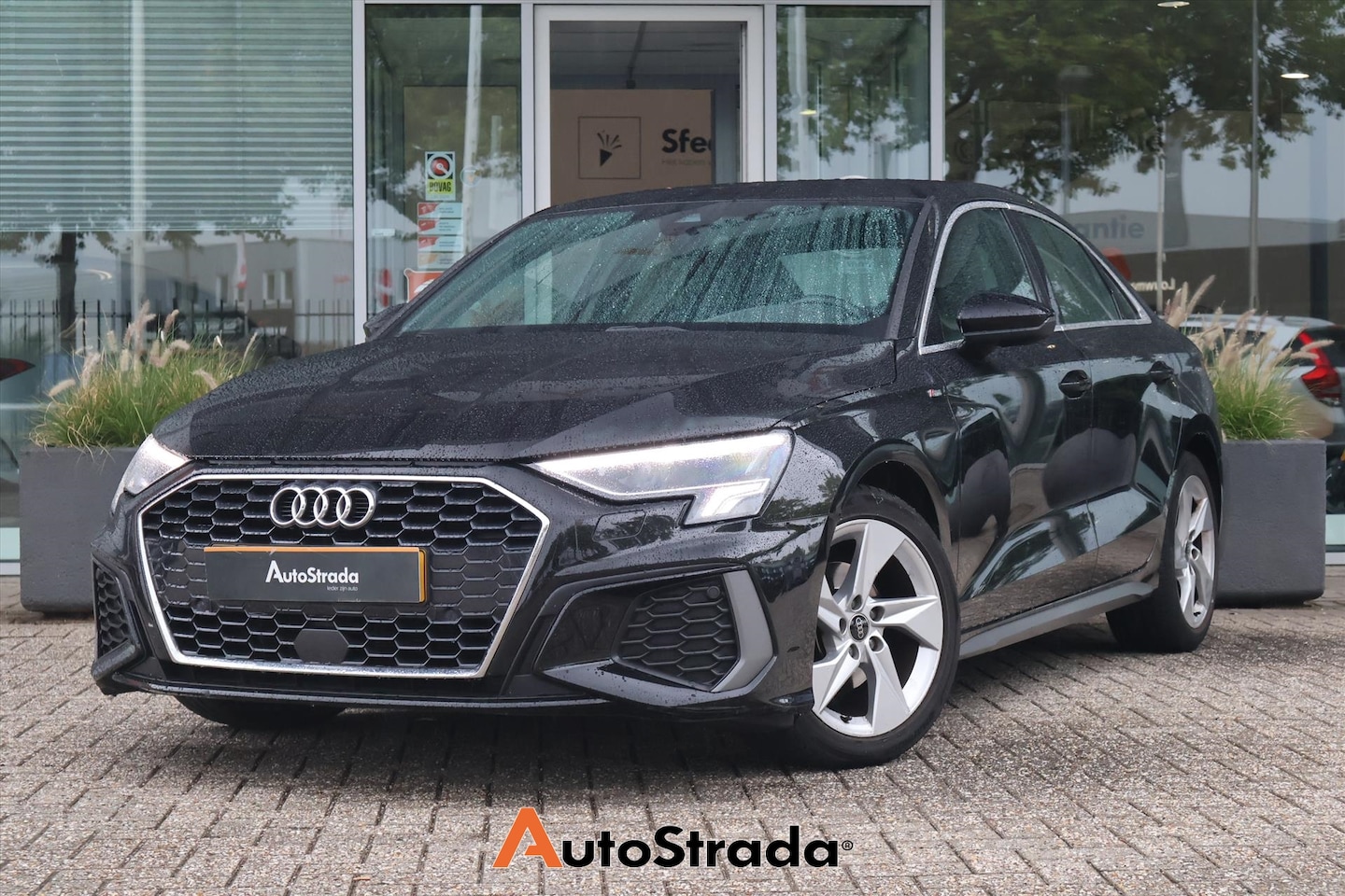 Audi A3 Limousine - 30 TFSI S-Line 110pk | Climate | Cruise | LED | Navigatie | Carplay | Virtual | - AutoWereld.nl