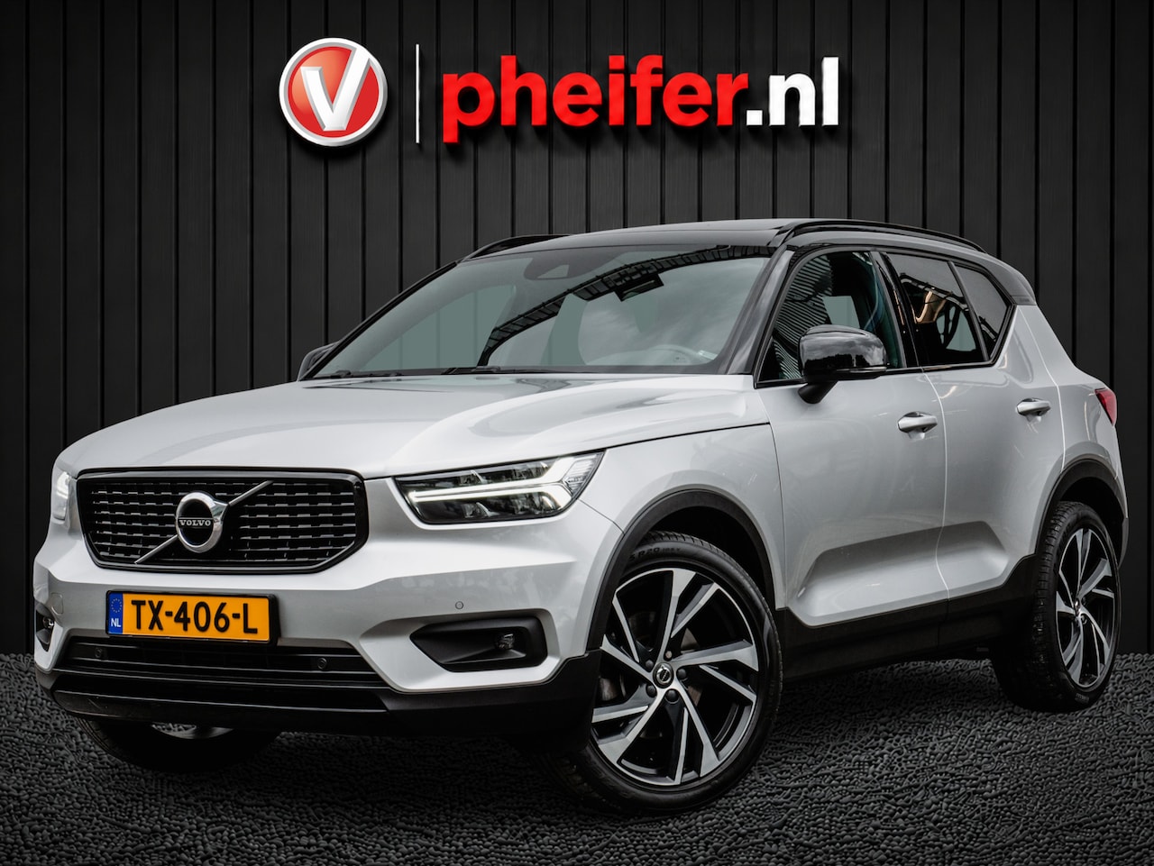 Volvo XC40 - 2.0 T4 190pk R-Design Elek. panoramadak/ Camera/ Stoelverwarming/ Lederen int./ Adapt. cru - AutoWereld.nl