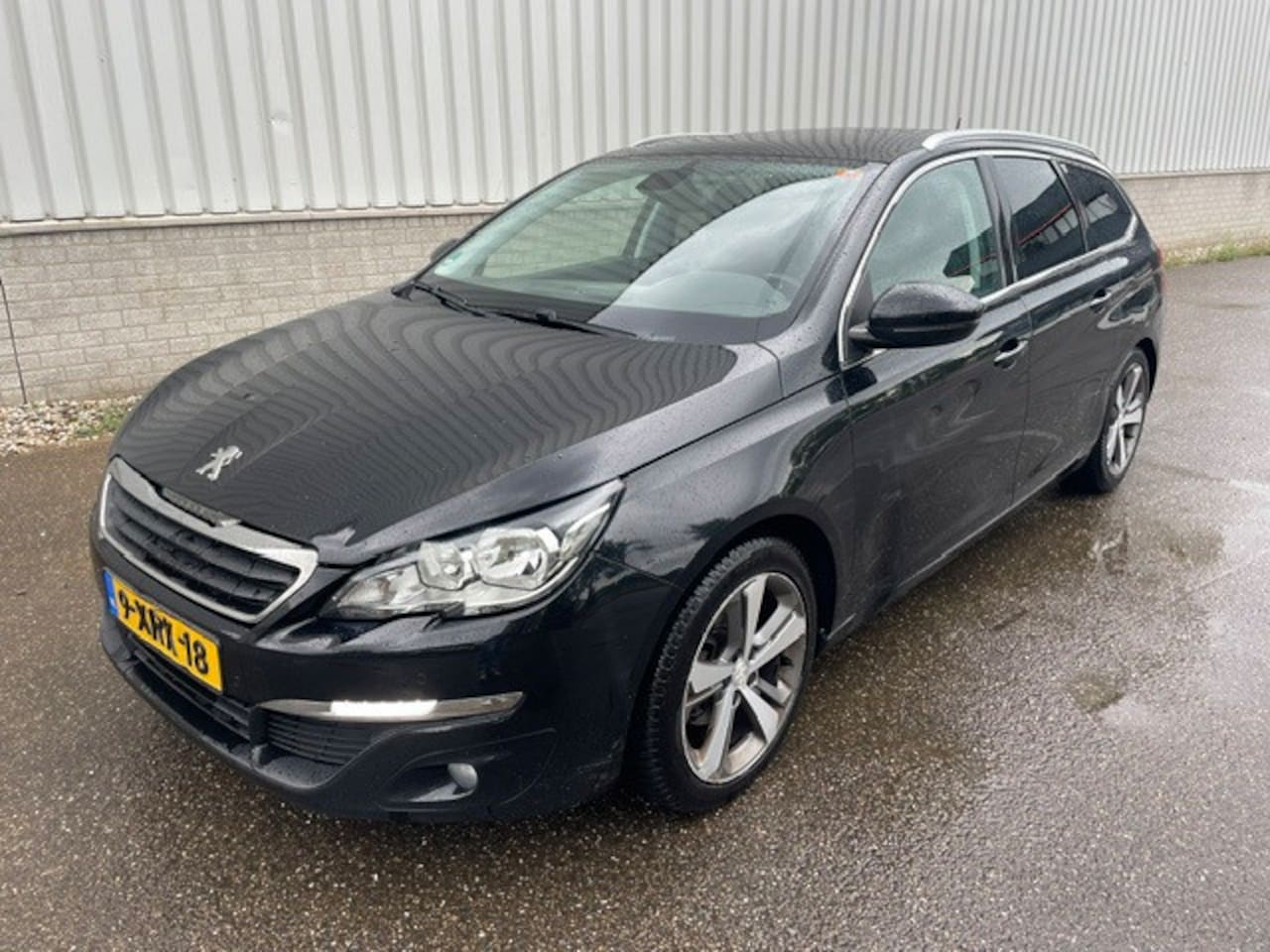 Peugeot 308 SW - 1.2 PureTech Blue Lease Executive 1.2 PureTech Blue Lease Executive - AutoWereld.nl