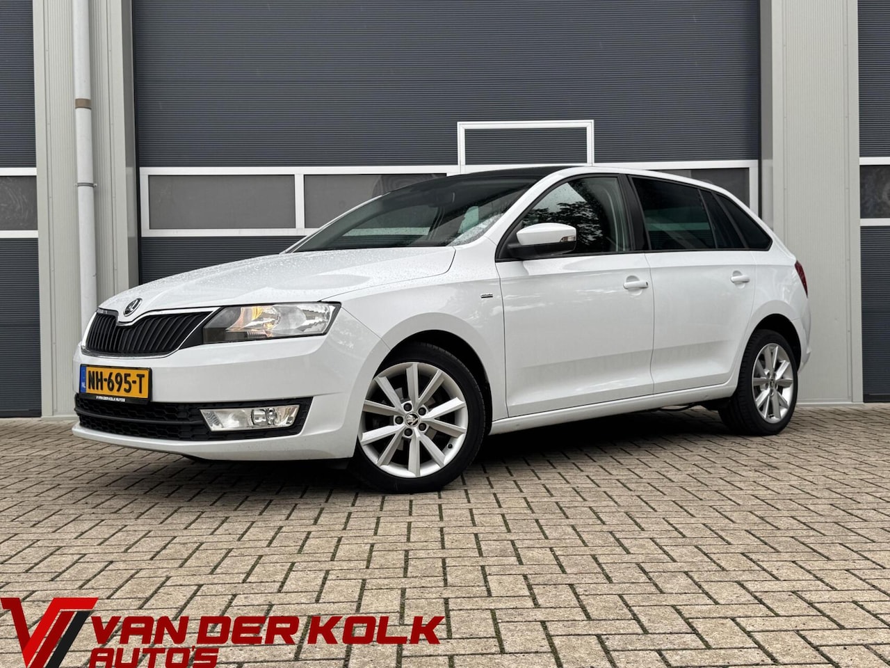 Skoda Rapid Spaceback - 1.2 TSI Greentech Drive | Panorama | CarPlay | Navigatie | Cruise | Climate | Stoelverwarm - AutoWereld.nl