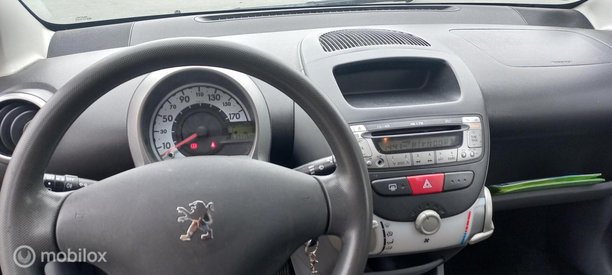 Peugeot 107 - 1.0-12V XR 1.0-12V XR