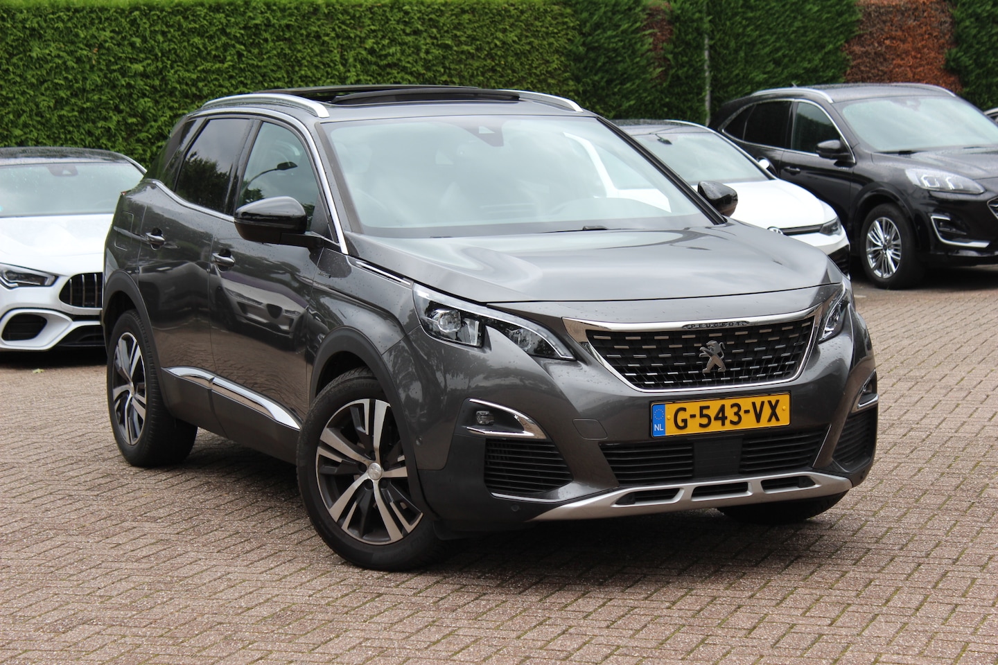 Peugeot 3008 - 1.2 PureTech Crossway / Trekhaak / Panoramadak / Camera / Navigatie / 18'' / Keyless / Dod - AutoWereld.nl