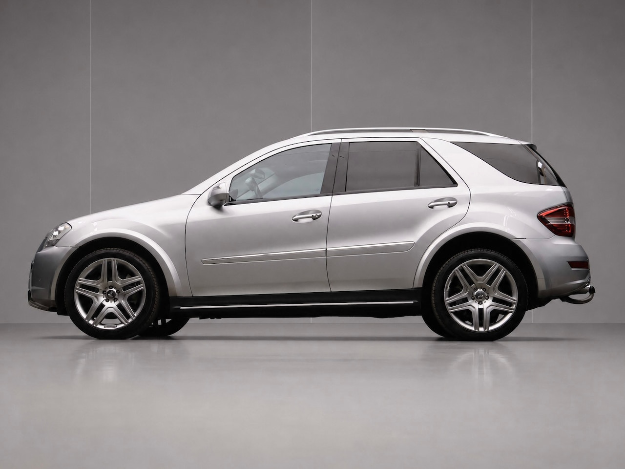 Mercedes-Benz M-klasse - AMG 63 sport (SCHUIFDAK,NAVI,CAMERA,STOELVERWARMING/VERKOELING,CLIMATE,CRUISE,GETINT,TREKH - AutoWereld.nl