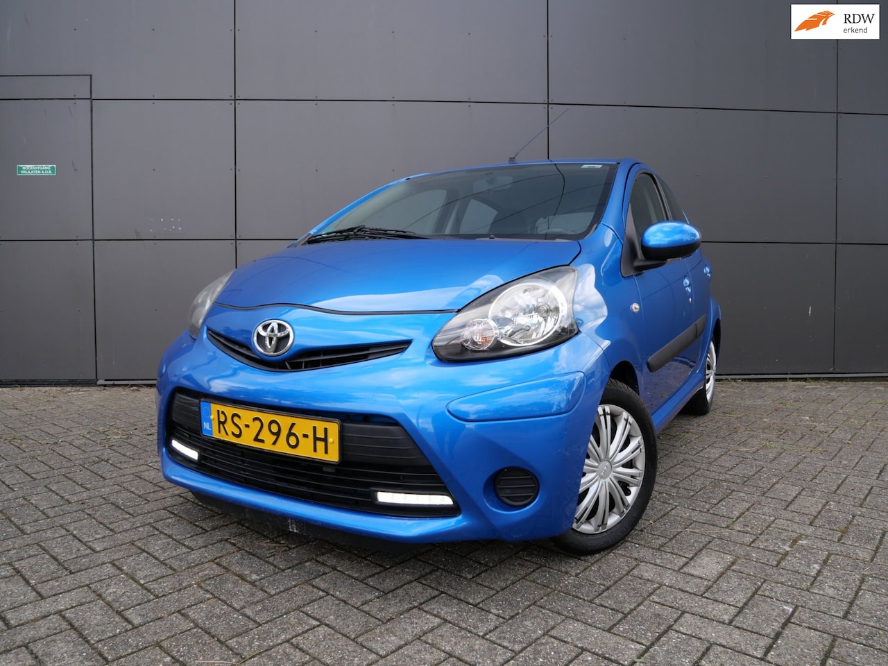 Toyota Aygo - 1.0 VVT-i Aspiration | AUTOMAAT | AIRCO | NAV - AutoWereld.nl