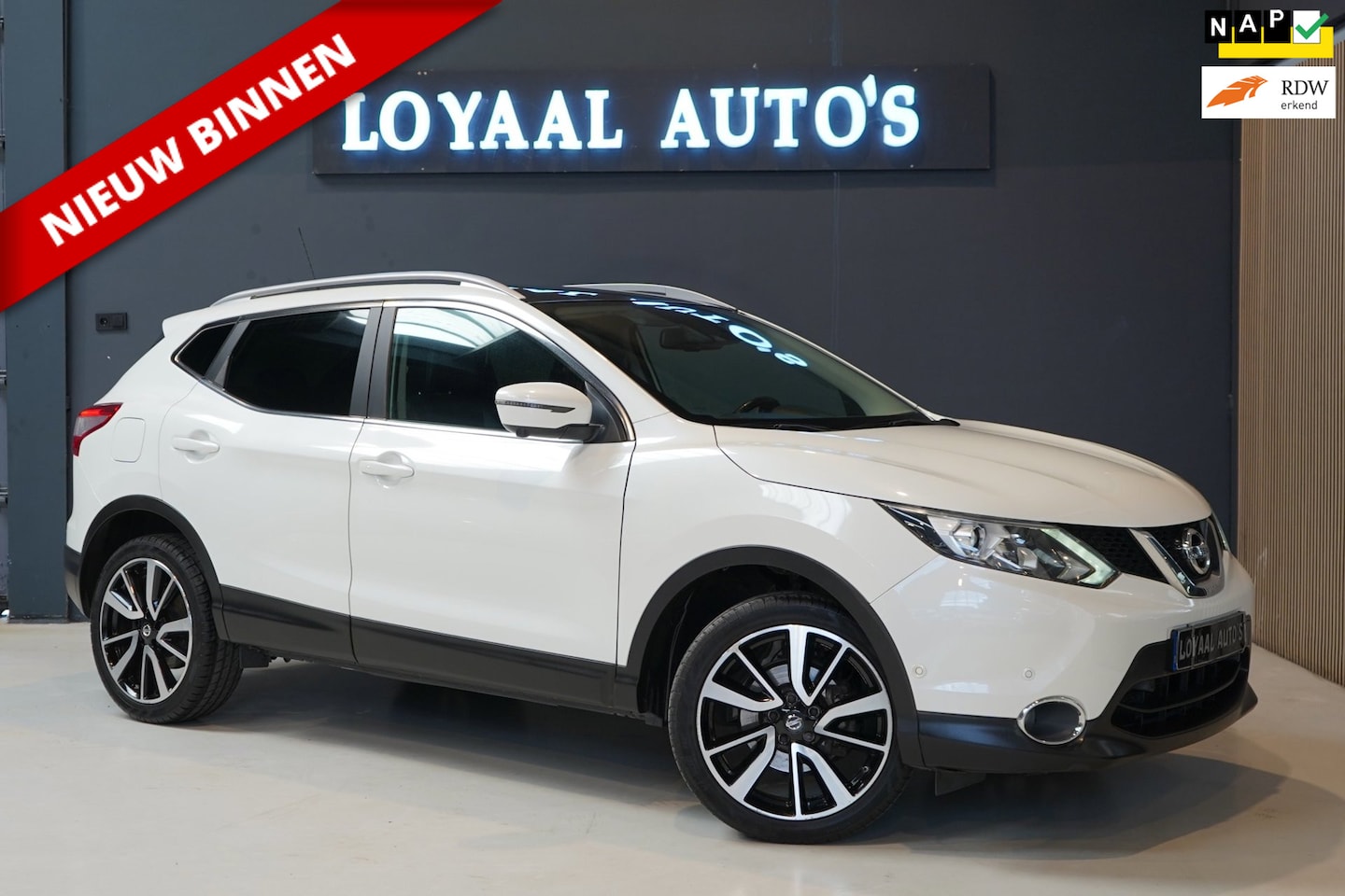 Nissan Qashqai - 1.2 Tekna | PANODAK | TREKHAAK | CRUISE | ACHTERUITRIJCA. | STOELVERW. | ELEK. STOELEN | N - AutoWereld.nl