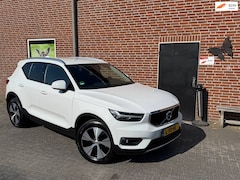 Volvo XC40 - 1.5 T3 Momentum Stuurverwarming, stoelverwarming, pdc, Lm velgen Zeer netjes