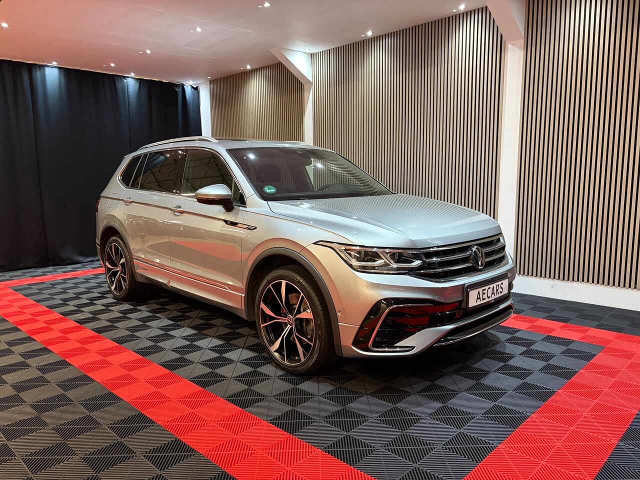 Volkswagen Tiguan Allspace - VOLKSWAGEN TIGUAN ALLSPACE 2.0 TSI BOM VOLLL!!! - AutoWereld.nl