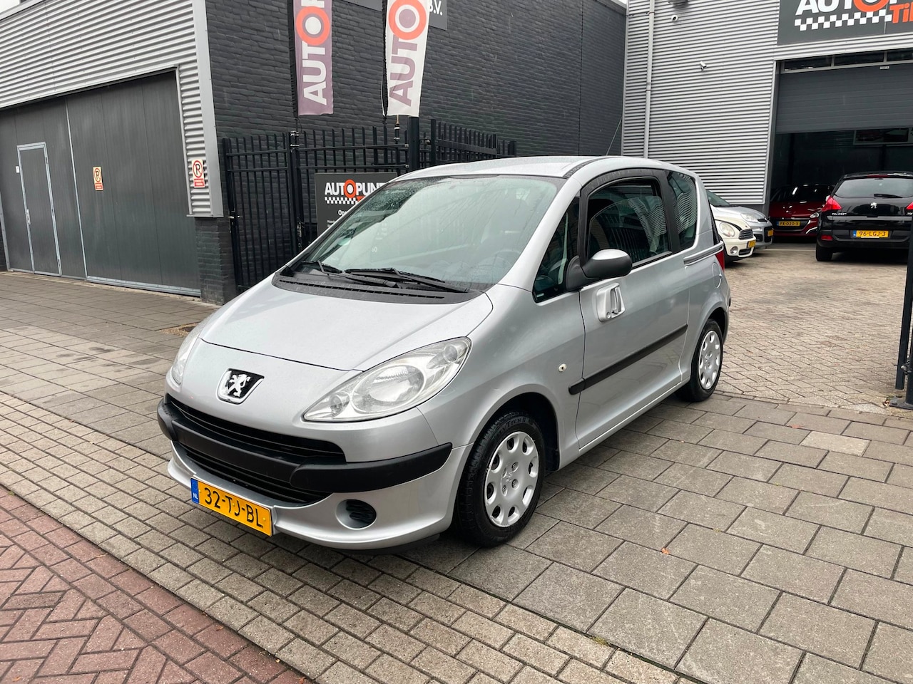Peugeot 1007 - 1.4 Sesam Urban Trekhaak NAP APK 1 Jaar - AutoWereld.nl