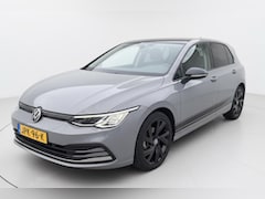 Volkswagen Golf - 1.5 eTSI R-Line Pano/ afn.Trekhaak/ 18"