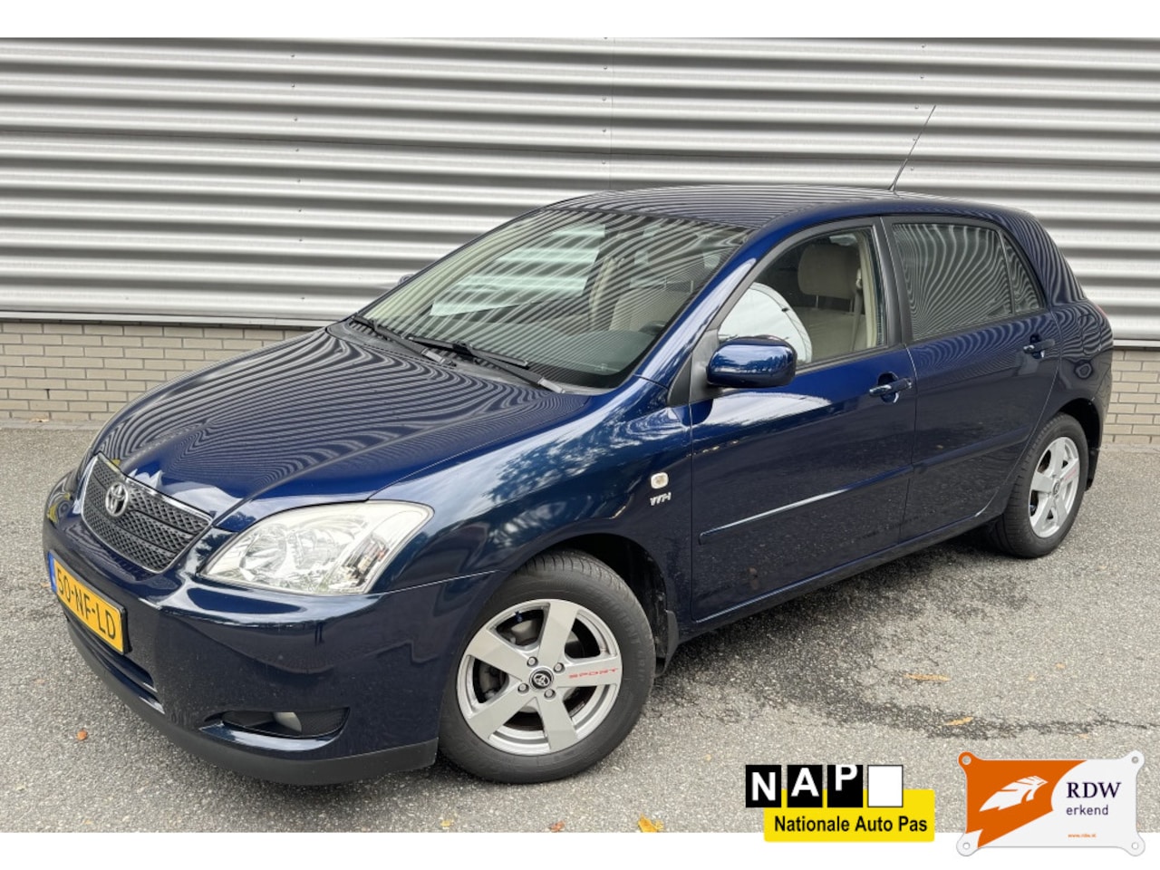 Toyota Corolla - 1.6 VVT-i Linea Sol 1.6 VVT-i Linea Sol - AutoWereld.nl