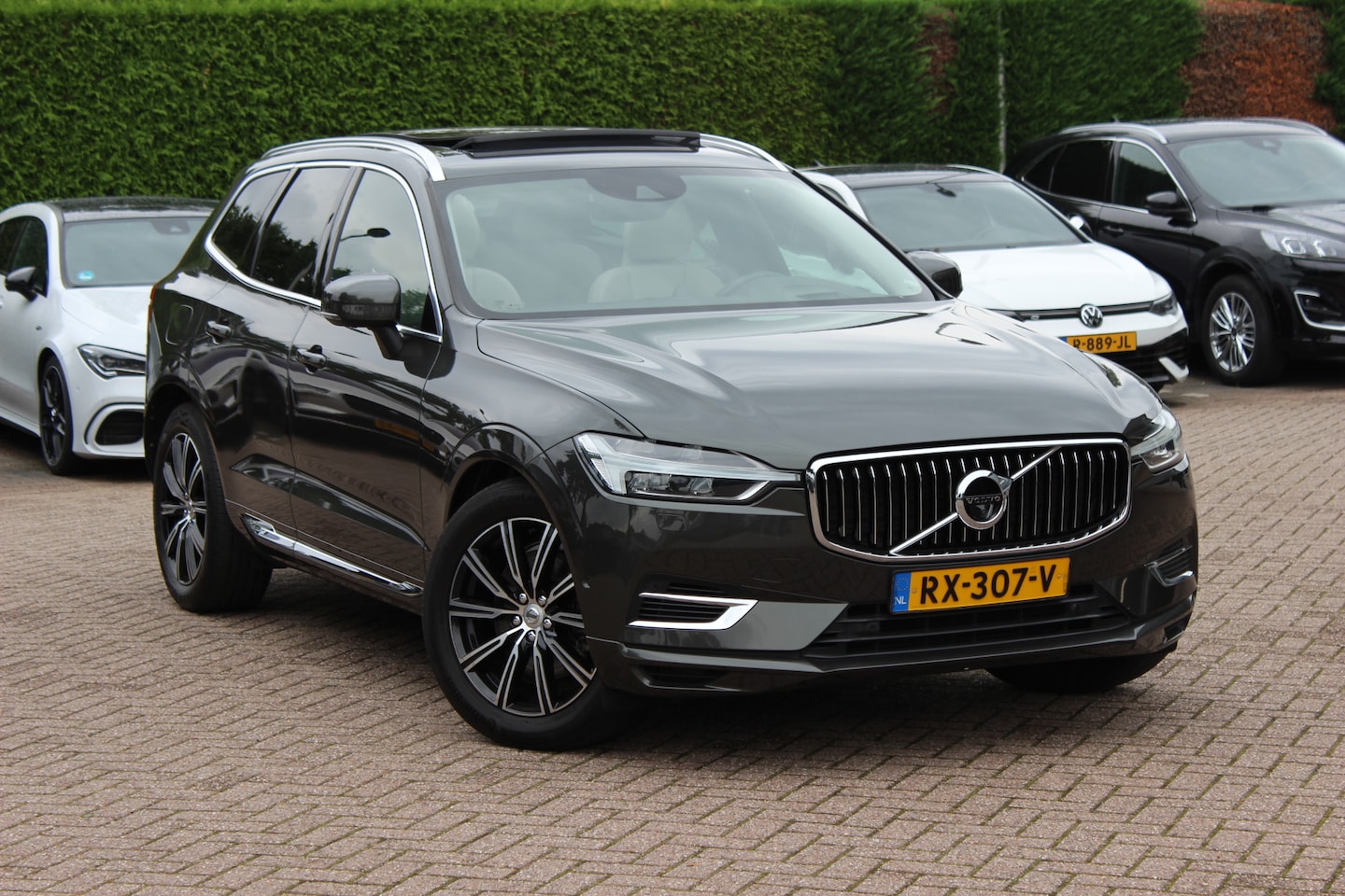 Volvo XC60 - 2.0 T8 Twin Engine AWD Inscription / Trekhaak / Panoramadak / 360Camera / Head-up / Bowers - AutoWereld.nl