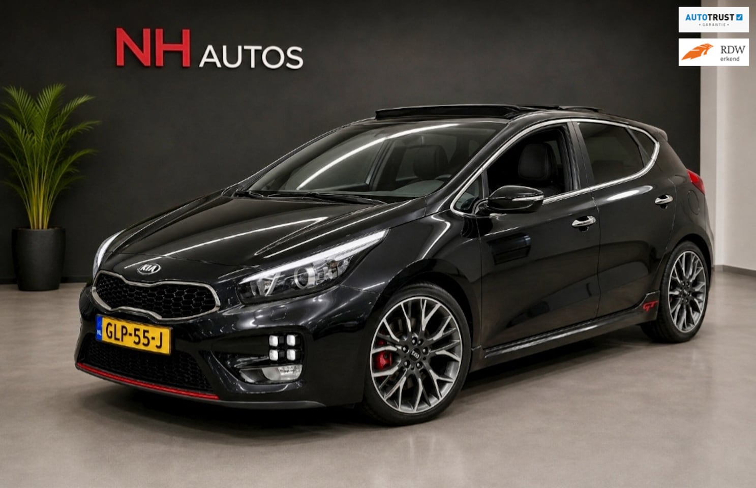 Kia Cee'd - 1.6 GT 204pk Panorama Stoelverwarming - AutoWereld.nl