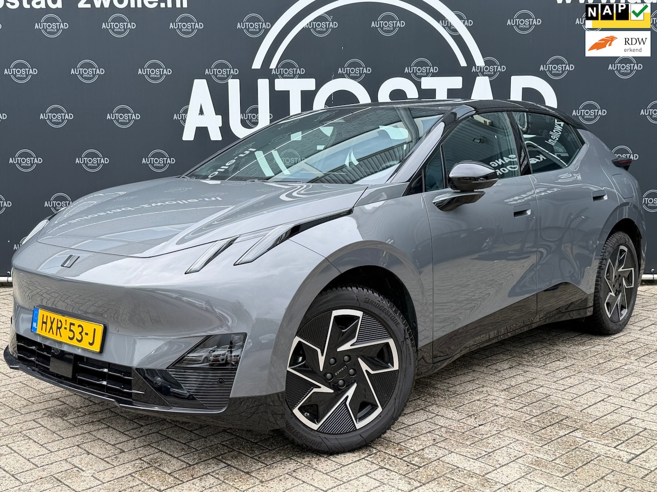 Lynk & Co 02 - Core 66 kWh NL-Auto / Pano / Apple Carplay / Navi / APK - AutoWereld.nl