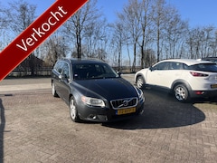 Volvo V70 - 1.6 T4 Limited Edition AUTOMAAT TREKHAAK LEER STOELVERWARMING NAVI