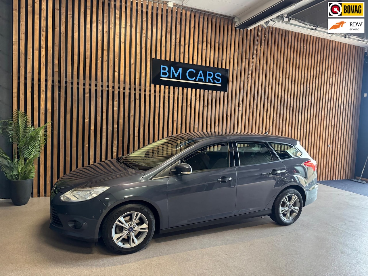 Ford Focus Wagon - 1.0 EcoBoost Edition Plus 1.0 EcoBoost Edition Plus Clima, Navigatie,Pdc - AutoWereld.nl