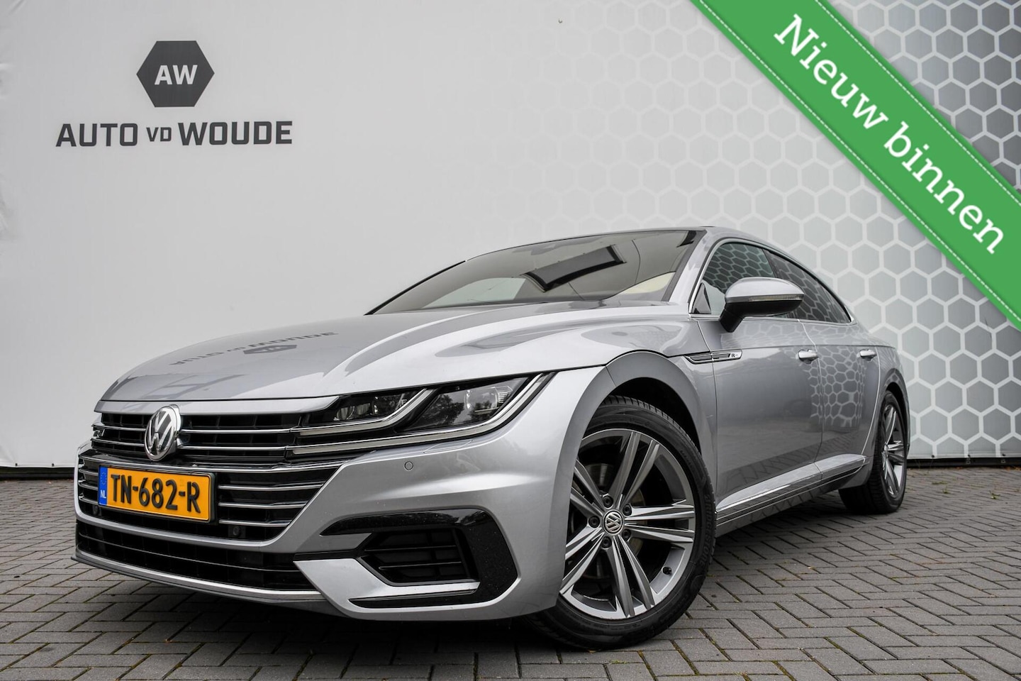 Volkswagen Arteon - 1.5 TSI Business Panoramadak R-line Trekhaak - AutoWereld.nl