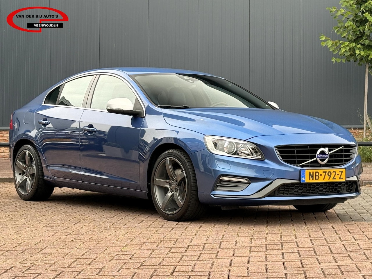 Volvo S60 - 2.0 T3 R-Design / Bursting Blue / 2de Eigenaar - AutoWereld.nl