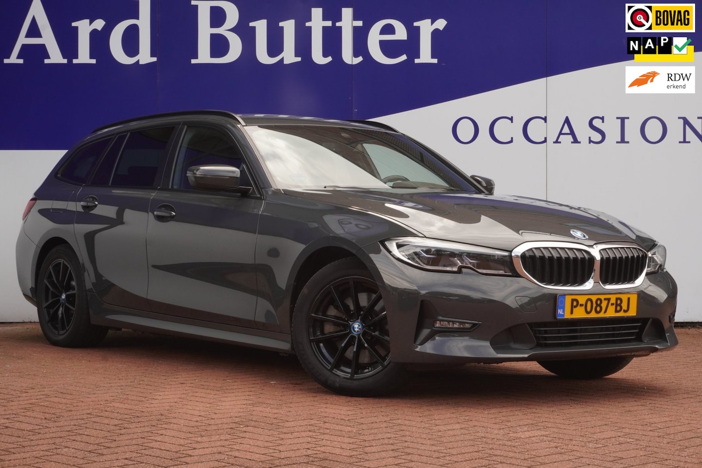 BMW 3-serie Touring - 320e Business Edition Plus-Sport+Lazer-Led+Volleder+Navigatie+Elek-Klep&trekhaak+stoel-ver - AutoWereld.nl