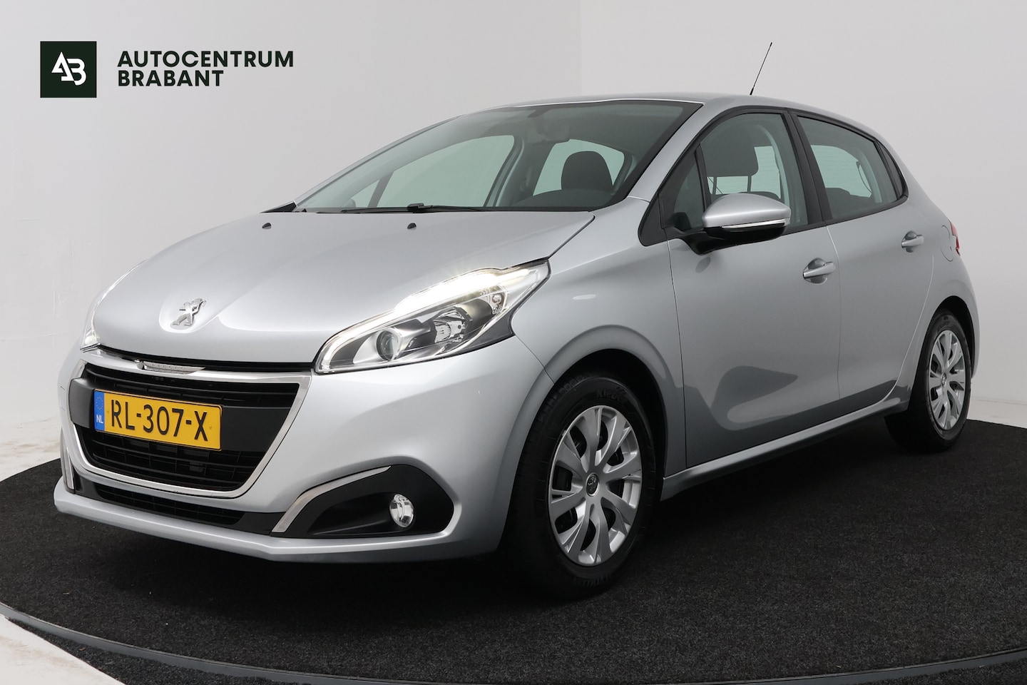 Peugeot 208 - 1.2 PureTech Active (CRUISE CONTROL, NAVIGATIE) - AutoWereld.nl