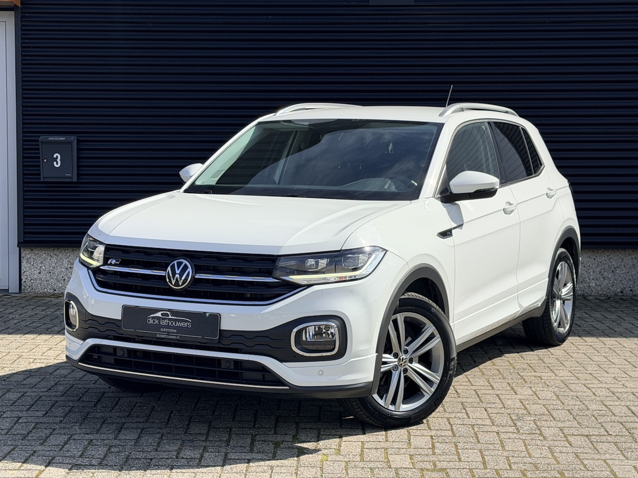 Volkswagen T-Cross - 1.0 TSI R-Line / CARPLAY / CAMERA / ADAP.CR.CONT. / LED - AutoWereld.nl