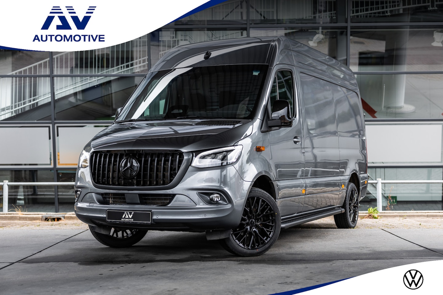 Mercedes-Benz Sprinter - 317 1.9 CDI L2 | AMG | LED | CarPlay | Camera | Navigatie | Stoelverwarming | Cruise contr - AutoWereld.nl